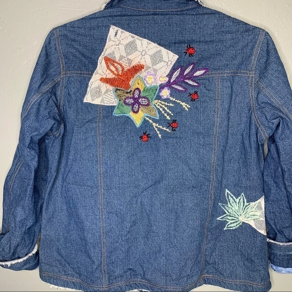 Parsley & Sage Embroidered Floral Frayed Jacket